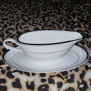 Fine Porcelain China Gravy Dish